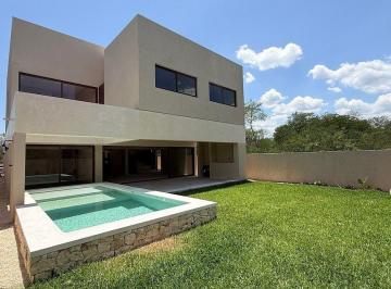 4e3ff605137f47abeaa3a6fecb43563920b1dba73f9fe8d3e54d9bc0cbf7f037 · Estrene Casa Dentro de Privada con Campo de Golf