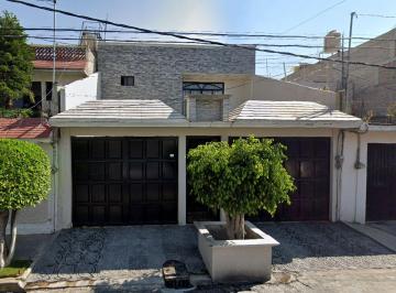 Casa de 3 habitaciones, Nezahualcóyotl · Casa en Venta en Ciudad Nezahualcóyotl Metropolitana