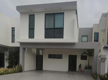 Casa · 210m² · 3 Recámaras · 2 Estacionamientos · Casa en Venta en Lomas de La Rioja, Alvarado, Veracruz