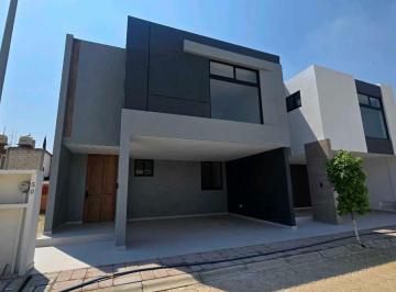 Casa · 172m² · 4 Recámaras · 2 Estacionamientos · Casa en Venta La Vid Residencial. Cuatlancingo