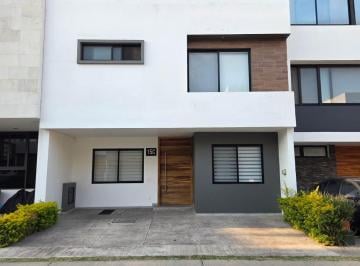 Casa en condominio de 5 habitaciones, Zapopan · Casa en Renta en Solares Santillana 6