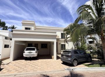 Casa · 3 Recámaras · 4 Estacionamientos · Casa en Villas de Rueda