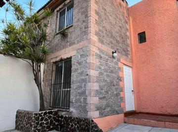 Casa de 4 habitaciones, Corregidora · Recien Renovada - ¡Tu Nuevo Hogar Te Está Esperando!