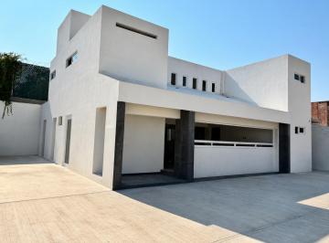 Casa · 241m² · 3 Recámaras · 2 Estacionamientos · Casa en Chapultepec