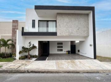Casa de 4 habitaciones, Alvarado · Casa en Venta con Recámara en Planta Baja y Alberca Fraccionamiento Lomas de La Rioja Riviera Veracr