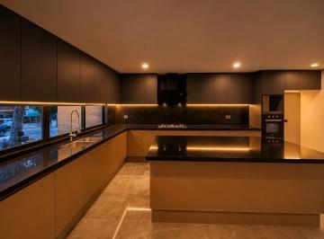 Casa · 397m² · 4 Recámaras · 3 Estacionamientos · Casa en Venta en Lomas de Angelopolis I, San Andres Cholula Cluster 888