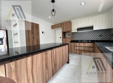 Casa · 200m² · 3 Recámaras · 2 Estacionamientos · Parque Milan, Lomas de Angelopolis, Puebla, Puebla