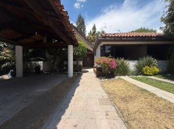 Casa · 275m² · 3 Recámaras · 4 Estacionamientos · Casa - Fraccionamiento Xochitlcalli