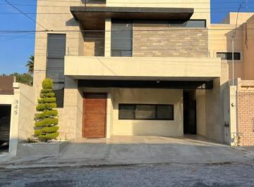 Casa · 315m² · 3 Recámaras · Casa en Venta Al Sur de Saltillo en Fracc. La Cañada