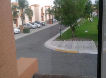 Departamento · 135m² · 3 Recámaras · 2 Estacionamientos · Departamento en Renta en Puerta Real
