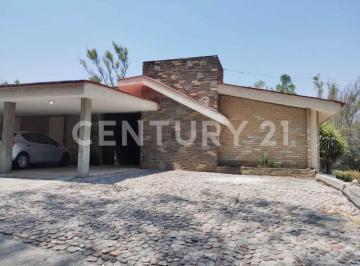 Casa · 890m² · 4 Recámaras · 8 Estacionamientos · Renta Casa, Mirador La Calera, 650 m de Jardín!