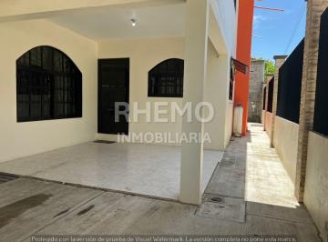 Casa · 215m² · 4 Recámaras · 1 Estacionamiento · Casa Enen Tropicana