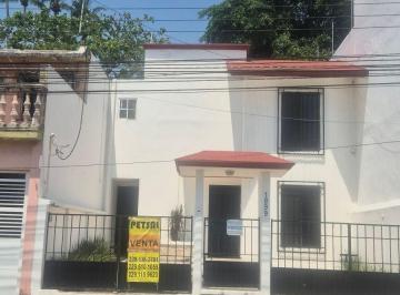 Casa de 3 habitaciones, Boca del Río · Casa en Venta en Av Principal Via Muerta La Tampiquera a Tres Minutos de La Playa