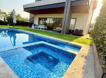 Casa de 5 habitaciones, Emiliano Zapata · Casa en Venta Paraiso Country Club