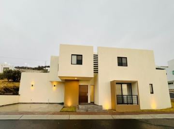 Casa de 3 habitaciones, Corregidora · Casa con Recámara en Planta Baja y 227 m² de Terreno en Punta Esmeralda