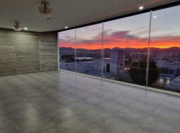 Casa de 4 habitaciones, Querétaro · Casa de 3 Niveles y Vista Panorámica en Cumbres del Lago
