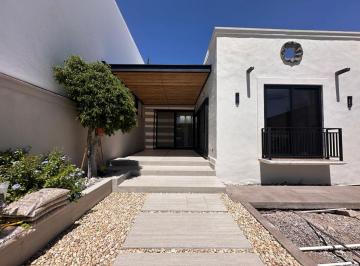 Casa de 3 habitaciones, Querétaro · Casa en Venta de Una Planta en Villas del Meson, Juriquilla