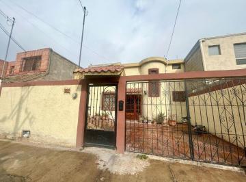 Casa de 3 habitaciones, Saltillo · Oportunidad Casa en Venta Muy Bien Ubicada por Blvd Hinojosa y Blvd Sarmiento