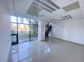 Oficina · 240m² · 7 Estacionamientos · Oficina en Renta Av Morones Prieto Monterrey N. L.