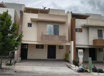 Casa de 3 habitaciones, García · Ofrezco Casa en Renta, La Rioja 3 Niveles!