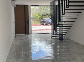 Casa · 190m² · 4 Recámaras · 2 Estacionamientos · Casa en Renta, Condominio Altozano, 4 Recámaras.