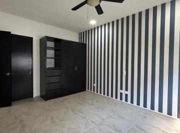 Casa · 160m² · 3 Recámaras · 2 Estacionamientos · Casa - Arbolada