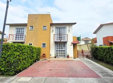 Casa en condominio · 112m² · 2 Recámaras · 2 Estacionamientos · Vendo Casa con Ampliación en Villas del Campo, Calimaya, Estado de México