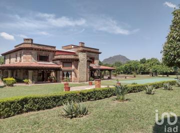 Casa · 978m² · 6 Recámaras · 10 Estacionamientos · Venta de Casa en Amatlan, Tepoztlan, Morelos