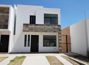 Casa de 2 habitaciones, San Luis Potosí · Casa Equipada en Privada Bari de Catara