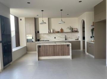 565e8fa13f770784fe9b7cf440db7a333c6a7c03d2e1c79269792e9262c7f559 · Casa Nueva en Venta en Esquina Ubicada en Altozano Querétaro