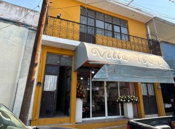 Casa uso de suelo de 6 habitaciones, León · Propiedad Comercial Para Inversión en El Centro de León, Gto. Frente a Terminal de Transferencia
