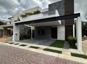 Casa en condominio de 4 habitaciones, Benito Juárez · Casa en Venta con Alberca | 4 Recámaras | Excelente Orientación