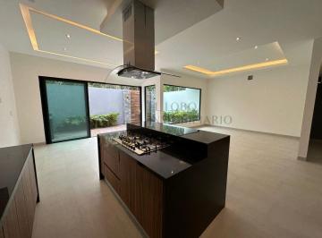 Casa en condominio de 4 habitaciones, Benito Juárez · Casa en Renta en Vía Cumbres | 4 Recámaras | Alberca Privada | Recámara en Planta Baja