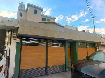 Casa de 3 habitaciones, Cuautitlán Izcalli · Amplia Residencia de 3 Niveles en Bello Fraccionamiento