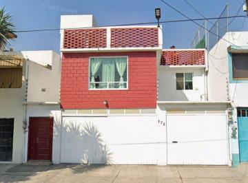 Casa de 5 habitaciones, Azcapotzalco · Bonita Casa en Una Exelente Ubicacion Cerca de Escuelas Parques Hospitales y Centros Comerciales