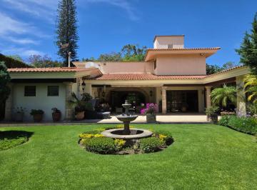 Casa de 3 habitaciones, Guadalajara · Casa en Venta en Colinas de San Javier con Amplio Jardín y Gran Terreno