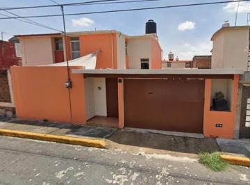 Casa de 4 habitaciones, Naucalpan de Juárez · Casa en Venta en C. Aruba #18