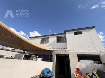 Casa · 231m² · Casa en Venta en Satelite