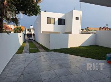 Casa · 202m² · 3 Recámaras · 2 Estacionamientos · Casa en Unidad Nacional
