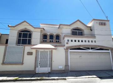 Casa de 4 habitaciones, Saltillo · Casa en Renta en Colonia Latinoamericana