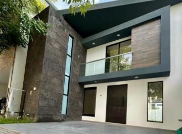 Casa · 270m² · 4 Recámaras · 2 Estacionamientos · Casa - Fraccionamiento Lomas de Angelópolis