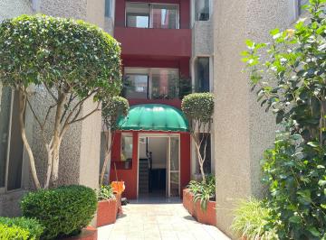Entrada al edificio · Tu Nuevo Hogar en El Corazón de Coapa: Luz, Seguridad y Confort