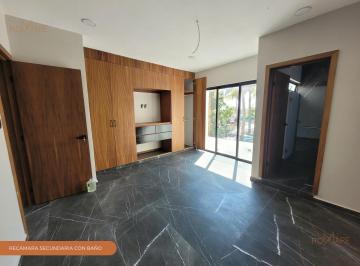 Casa · 172m² · 3 Recámaras · 2 Estacionamientos · Casa con Alberca | El Morro, Boca del Río | 3 Recámaras con Baño