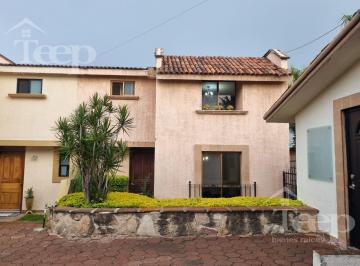 Casa · 162m² · 2 Recámaras · 2 Estacionamientos · Casa en Renta