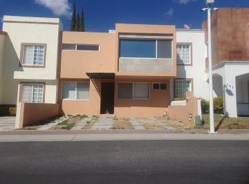 a4e9ab739861f1602f2d6a255063c029bc5e4ebe7185ff6edb709b5fc88c332c · Casa en Renta en El Refugio, Querétaro
