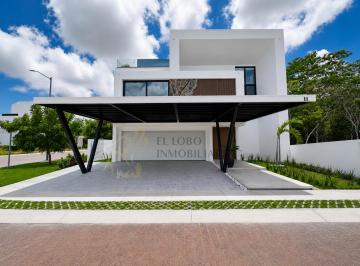 Casa en condominio de 4 habitaciones, Benito Juárez · Casa en Venta en Cancún | Esquina | 4 Recámaras | Alberca | 4 Autos | 440 m²