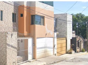 Casa de 4 habitaciones, Cuernavaca · Casa en Venta en Col. Lomas de Tzompantle, Av Lomas del Tzompantle, Cuernavaca, Morelos