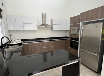 Casa de 3 habitaciones, Monterrey · Casa con 3 Habitaciones y 225 m² de Construcción en Venta en Paseo del Vergel