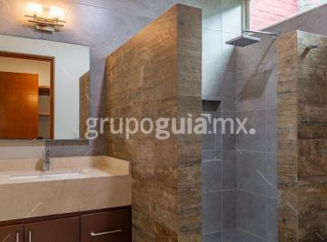 Casa · 424m² · 4 Recámaras · 2 Estacionamientos · Hermosa Casa en Venta en Arauca