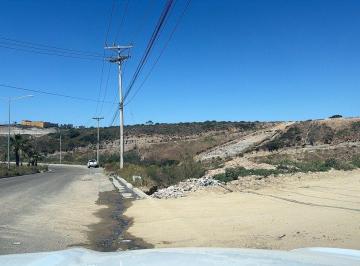 2fd7e2bb669f7bcee951f38a6f8da505f11887d555159c6a60310d49237fc45d · Terreno en Venta, en El "Segundo Acceso a Playas de Tijuana"